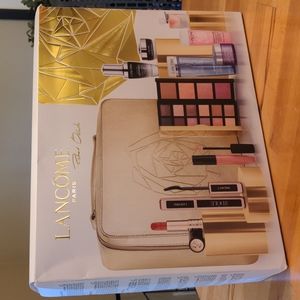 Lancome Paris Holiday Beauty Box (2022)